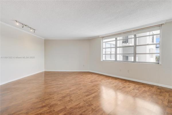 Commodore Plaza Tower, 2750 NE 183rd St #607, Aventura, Florida 33160, image 3