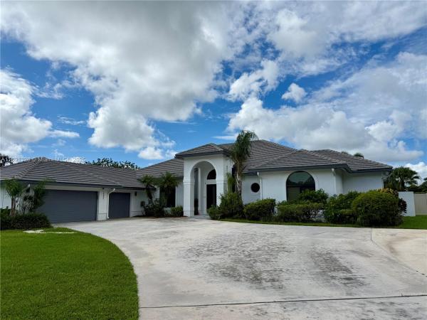 Paddock Park 2 Of Wellington, 14984 Roan Ct, Wellington, Florida 33414, image 2