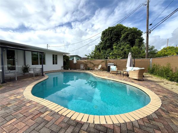 2625 SW 67th Ave #1, Unincorporated Dade County, Florida 33155, image 1