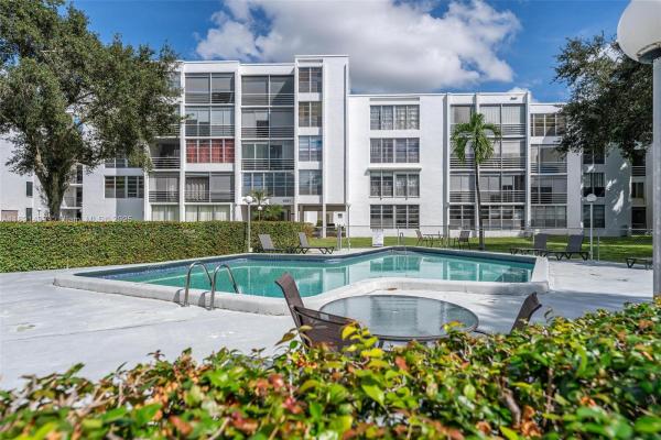 Plantation Royal, 6923 Cypress Rd #C12, Plantation, Florida 33317, image 1