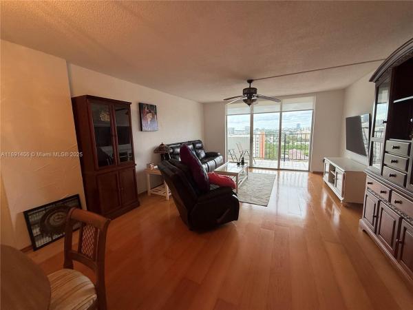 Commodore Plaza Century, 2780 NE 183rd St #1415, Aventura, Florida 33160, image 2