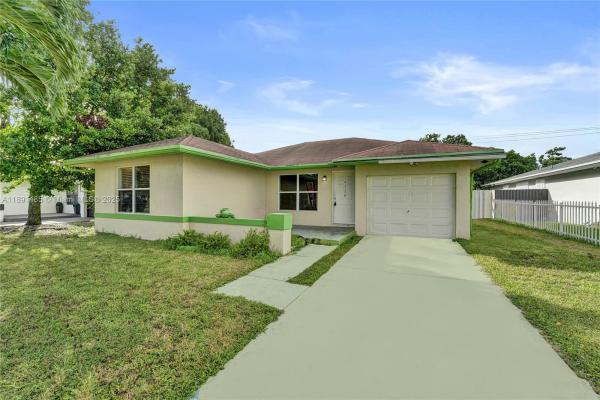 Hyde Park, 4130 SW 26th St, West Park, Florida 33023, image 1