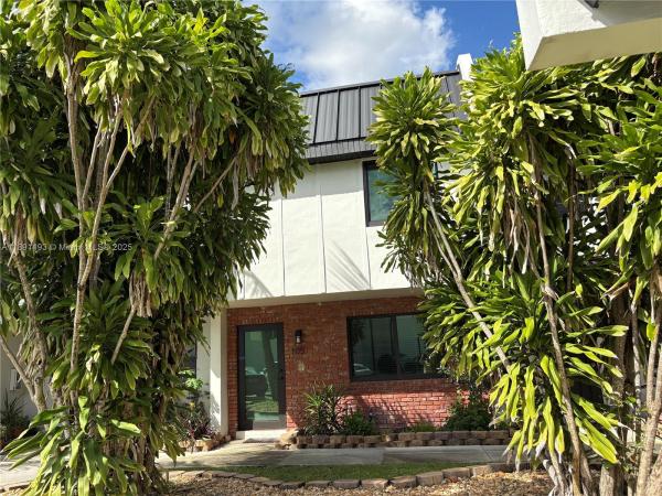 Miller Sixty-Seven Townhouses, 5555 Ludlam Rd #25, South Miami, Florida 33155, image 1