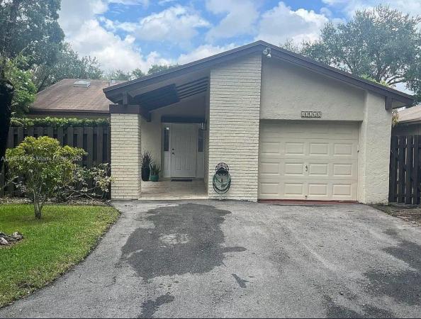13352 SW 108th Street Cir, Unincorporated Dade County, Florida 33186, image 1
