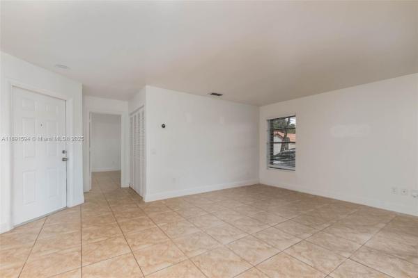 Village Homes At Lakes Of The Meadow, 14985 SW 48 Ter 26h #26H, Kendall West, Florida 33185, image 2