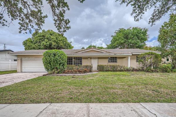 Mirror Lake Estates, 7301 NW 11th St, Plantation, Florida 33313, image 1