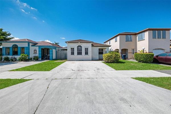 American Homes, 13910 SW 160th Ter, Richmond West, Florida 33177, image 3
