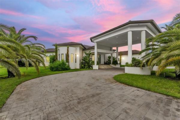 12175 SW 45th St, Unincorporated Dade County, Florida 33175, image 1