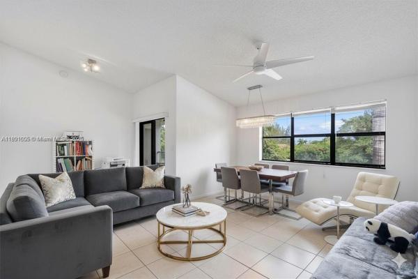 Hollywood Parc, 610 S Park Rd #35-1, Hollywood, Florida 33021, image 1