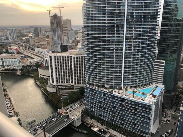 Icon Brickell Tower 1, 475 Brickell Ave #4008, Miami, Florida 33131, image 1
