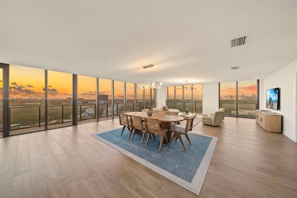Coconut Grove, Florida 33133, image 1