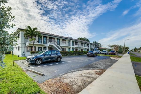 Knoll Ridge, 2140 NE 56th St #11, Fort Lauderdale, Florida 33308, image 1
