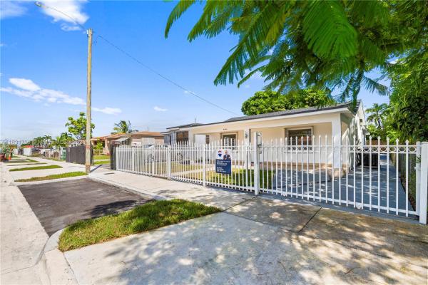 Ingleside Park, 4545 E 8th Ln, Hialeah, Florida 33013, image 2