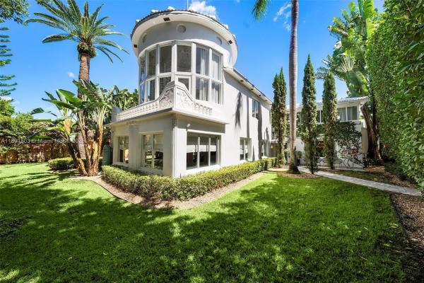 Sunset Lake, 2701 N Bay Rd, Miami Beach, Florida 33140, image 1