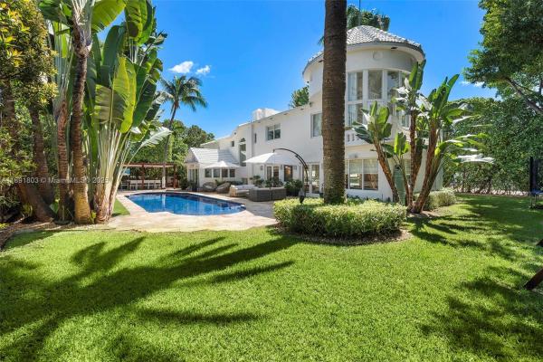 Sunset Lake, 2701 N Bay Rd, Miami Beach, Florida 33140, image 3