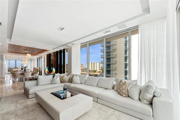 Jade Signature, 16901 Collins Ave #805, Sunny Isles Beach, Florida 33160, image 2