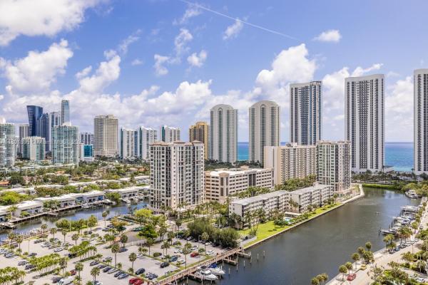 Arlen House West, 500 Bayview Dr #2119, Sunny Isles Beach, Florida 33160, image 1