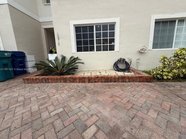 10916 SW 182nd Ln, Unincorporated Dade County, Florida 33157, image 1