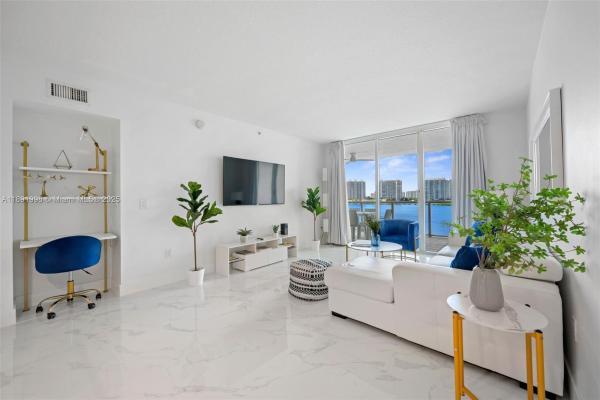 Marina Bay Club, 18100 N Bay Rd #708, Sunny Isles Beach, Florida 33160, image 2