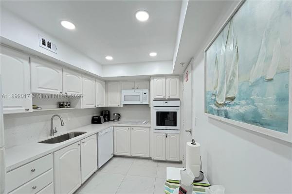 The Tides On Hollywood Beach, 3901 S Ocean Dr #15R, Hollywood, Florida 33019, image 2