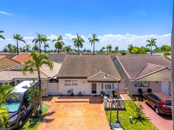 Biltmore Estates, 11562 NW 87th Pl, Hialeah Gardens, Florida 33018, image 1