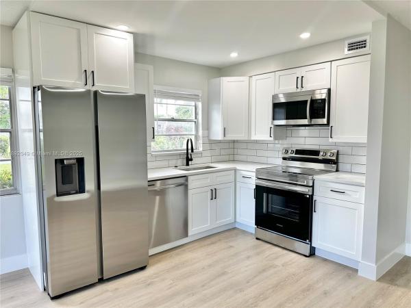 213 Oakridge N #213, Deerfield Beach, Florida 33442, image 1