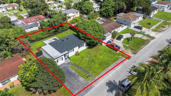 Biscayne Gardens, 1063 NW 145th St, Golden Glades, Florida 33168, image 3