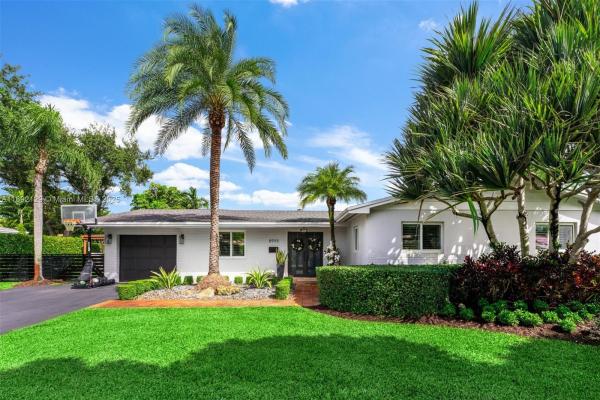8995 SW 83rd St, Unincorporated Dade County, Florida 33173, image 1