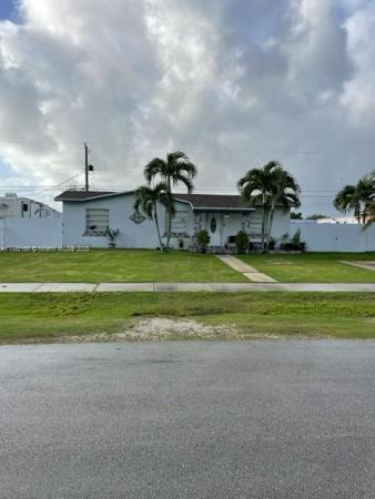 12530 SW 185th St, Unincorporated Dade County, Florida 33177, image 1