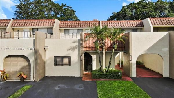 Las Haciendas Townhouse At Jacaranda, 281 Jacaranda Dr #13, Plantation, Florida 33324, image 1