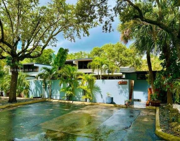 Windmill Gate, 6437 Lemon Tree Ln, Miami Lakes, Florida 33014, image 1