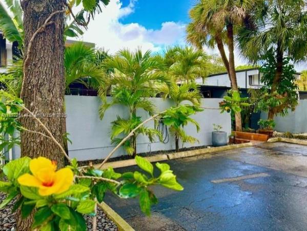 Windmill Gate, 6437 Lemon Tree Ln, Miami Lakes, Florida 33014, image 2
