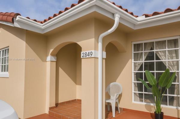 Universal Dream Homes, 2849 W 71st St, Hialeah, Florida 33018, image 1