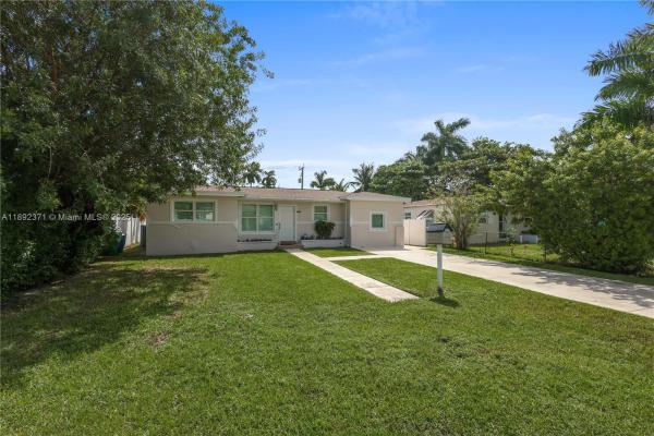 1468 NE 118th St, Unincorporated Dade County, Florida 33161, image 1