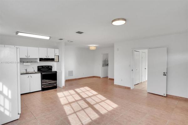 Hialeah Homesites, 2506 W 9th Ct, Hialeah, Florida 33010, image 2