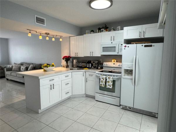 1817 SW 107th Ave #1807, Unincorporated Dade County, Florida 33165, image 1