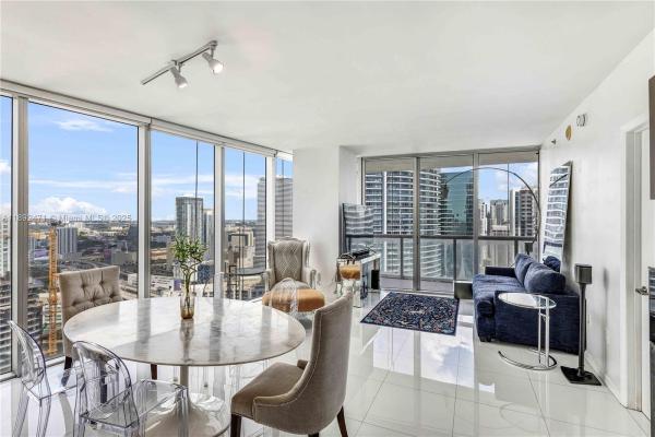Icon Brickell Tower 1, 475 Brickell Ave #4015, Miami, Florida 33131, image 1
