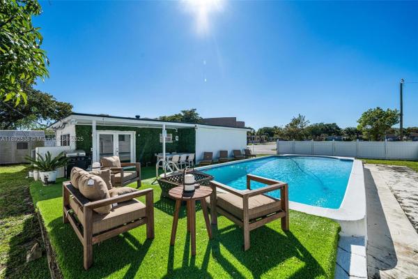 R & J Manor, 14705 NE 11th Ct, North Miami, Florida 33161, image 1