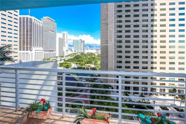 One Miami East, 335 S Biscayne Blvd #1500, Miami, Florida 33131, image 1