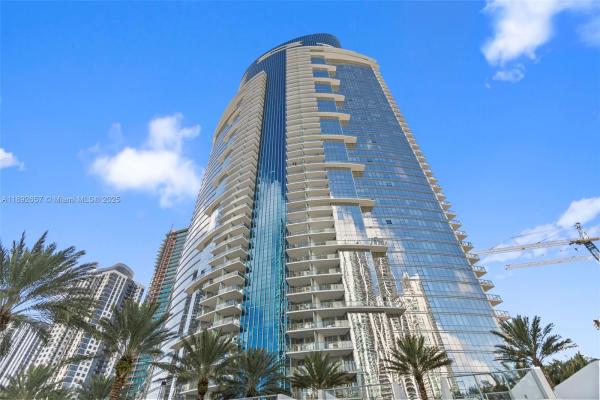 Paramount Miami Worldcenter, 851 NE 1st Ave #3707, Miami, Florida 33132, image 1