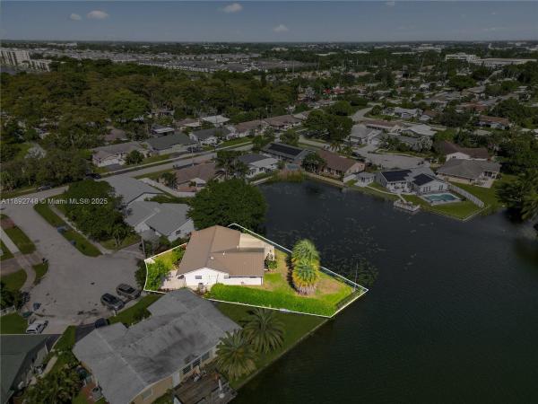 Royal Palm Lakes Estates, 1901 NW 41st St, Oakland Park, Florida 33309, image 1