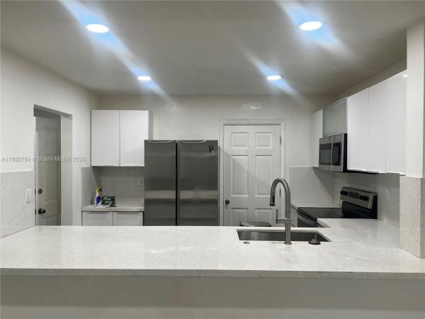 9621 SW 77th Ave #108B, Unincorporated Dade County, Florida 33156, image 1