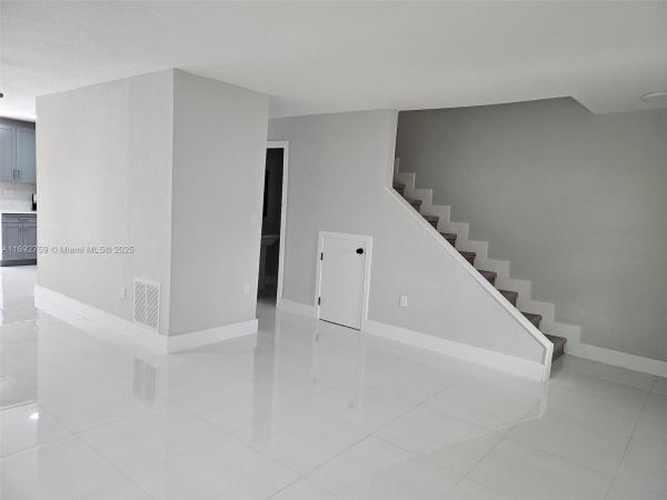 Leslie Estates, 2754 NW 193rd Ter, Miami Gardens, Florida 33056, image 2