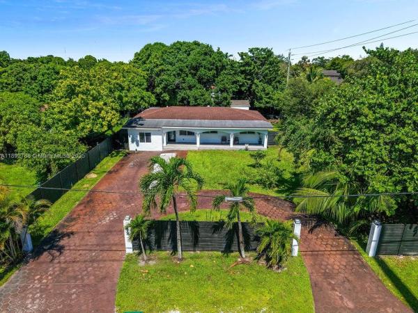 199 NE 163rd St, Unincorporated Dade County, Florida 33162, image 1