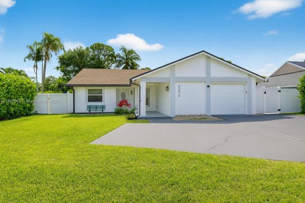 Delray Garden Estates, 5276 Pine Tree Dr, Delray Beach, Florida 33484, image 1