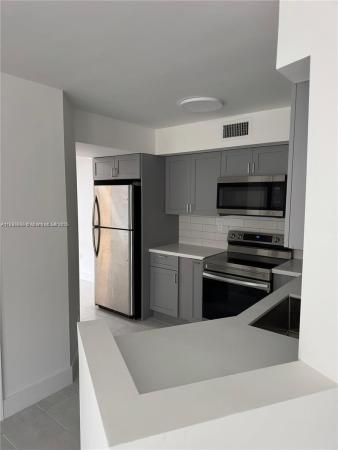 University Inn, 1280 S Alhambra Cir #2209, Coral Gables, Florida 33146, image 1