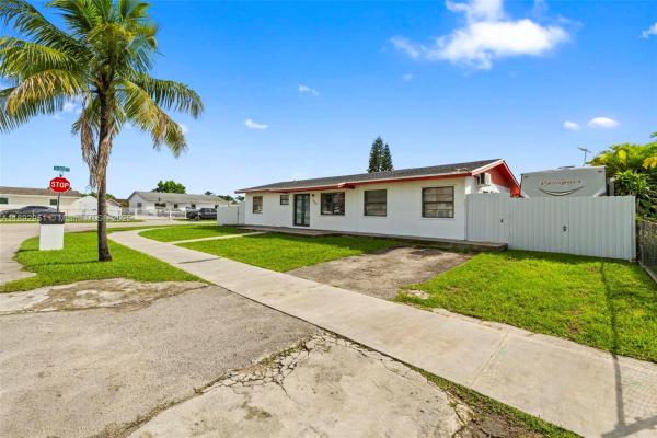 30205 SW 154th Ct, Unincorporated Dade County, Florida 33033, image 1