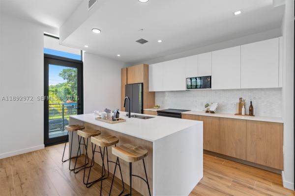 Lemon City Whites, 501 NE 61st St #, Miami, Florida 33137, image 1