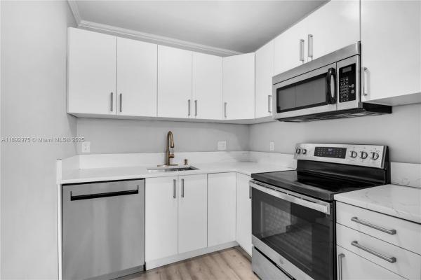 Pompano Beach Highlands, 4500 NE 18th Ave, Pompano Beach, Florida 33064, image 1