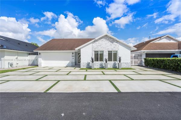 Country Lake, 7873 NW 191st St, Hialeah, Florida 33015, image 3